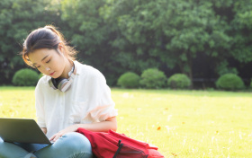 张雪峰谈乡村医生的出路：有编制吗？附2025分数线