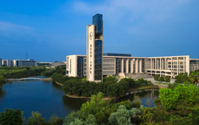 2025年广州大学在河北录取分数线是581分、最低位次是43929位